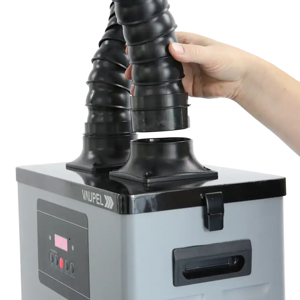 Flexible Absaugschlauch mit schwarzen Gewebeverstärkungen für industrielle Absaugsysteme, geeignet für Staub- und Partikelfilter in Produktionsumgebungen.